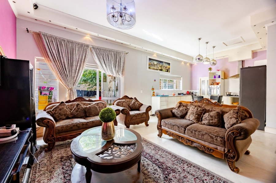 6 Bedroom Property for Sale in Woodstock Western Cape